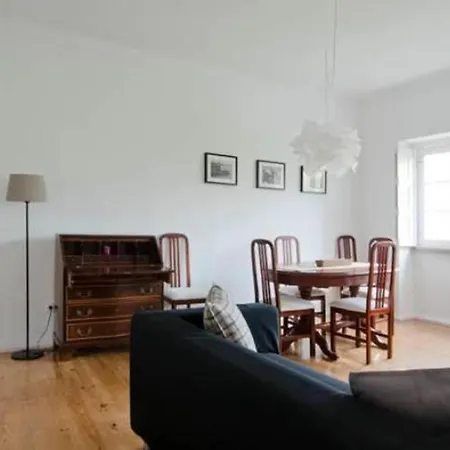 Well Located Apartment, Apartman *
