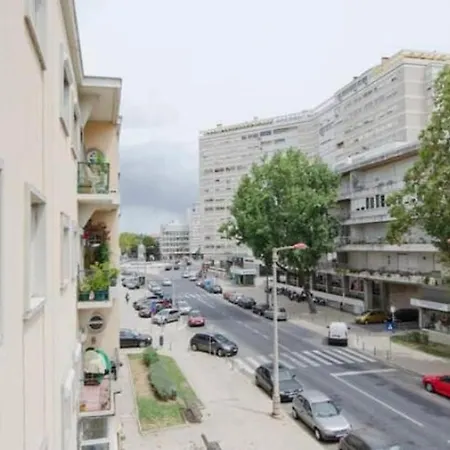 Well Located Apartment, Lisboa