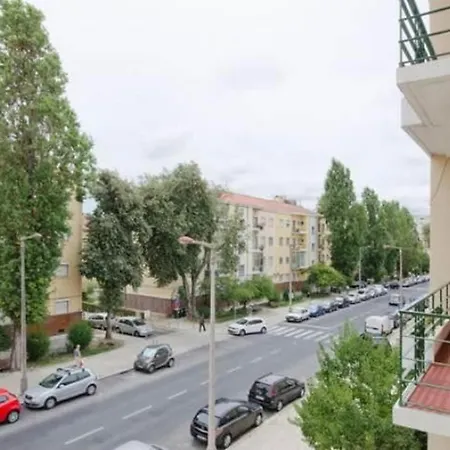Well Located Apartment, * Lisboa