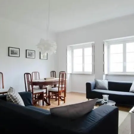 Well Located Apartment, Lisboa