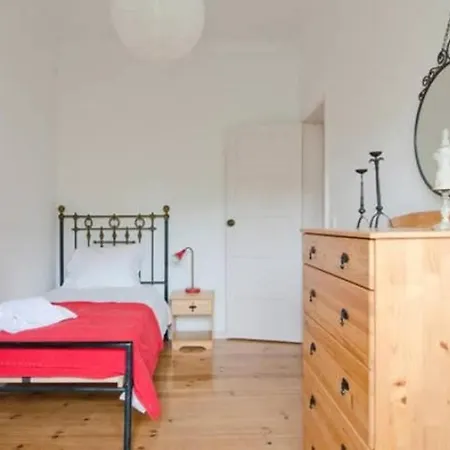 Well Located Apartment, Apartment Lisbon